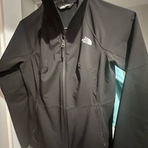 Women’s North Face Windwall Jacket